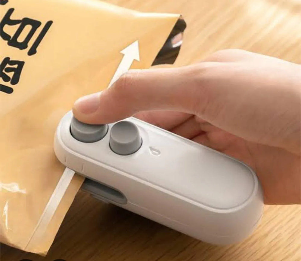 2-in-1 Portable Mini Bag Sealer & Cutter – Handheld Vacuum Heat Sealer for Food