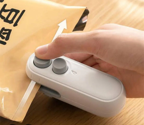 2-in-1 Portable Mini Bag Sealer & Cutter – Handheld Vacuum Heat Sealer for Food